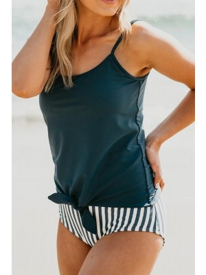 Einfarbiges, marineblaues Tankini-Oberteil mit Knoten und gestreiften Unterteilen